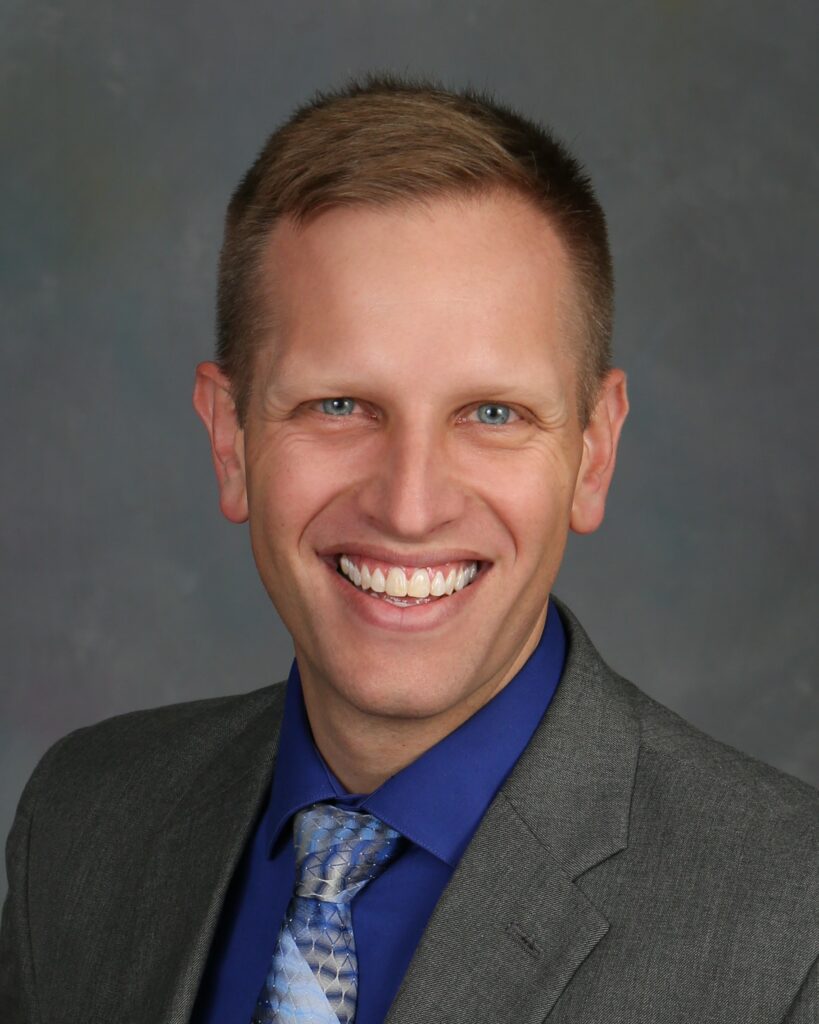 Headshot photo of Garrett Sipes