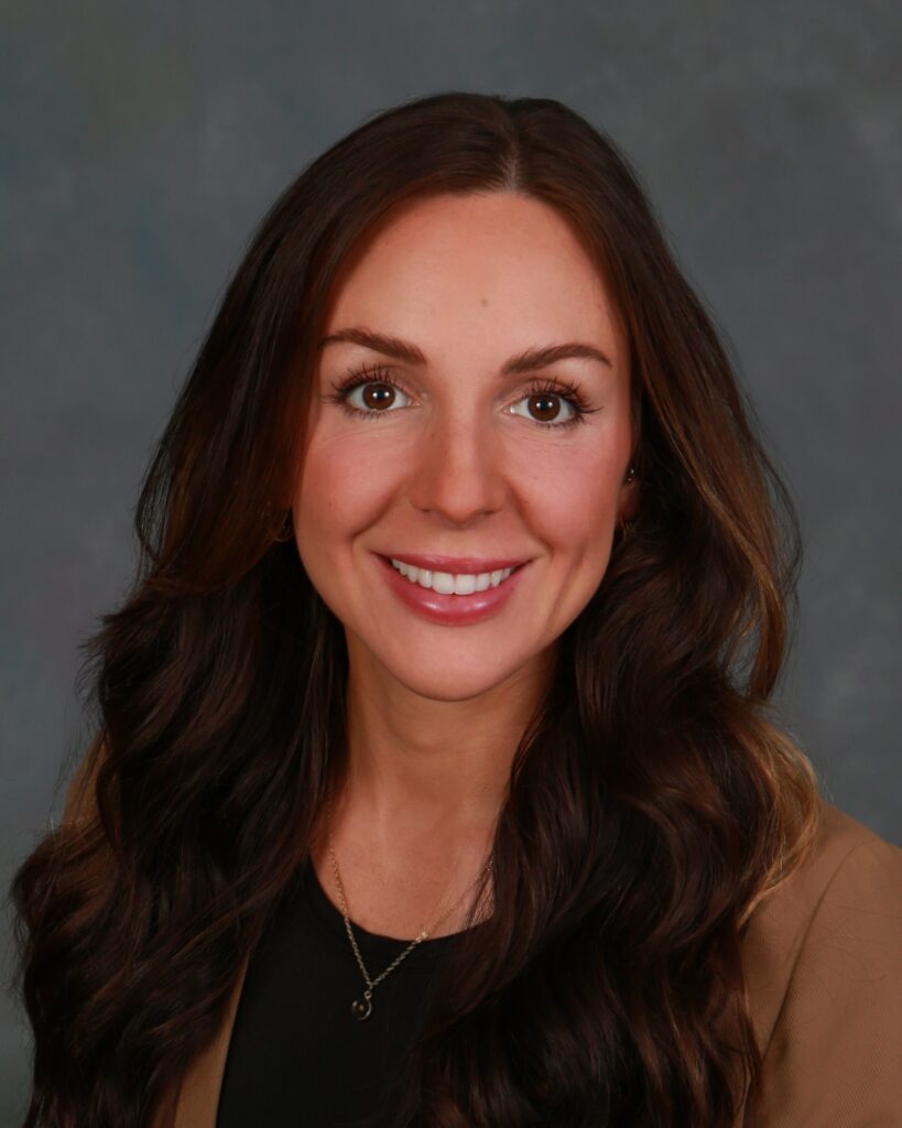 Headshot photo of Rachelle Bennett